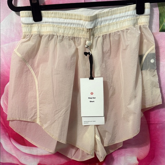 NWT - Lululemon Athletica Cream Athletic Shorts - Picture 3 of 7